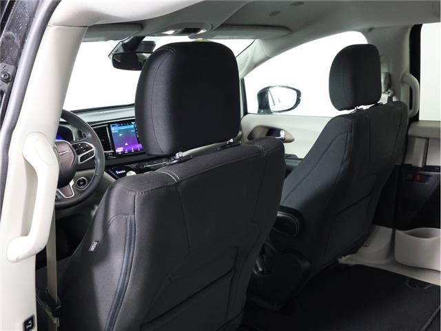 2024 Chrysler Grand Caravan SXT (Stk: L638) in Calgary - Image 13 of 21