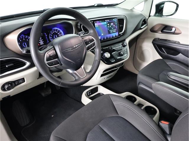 2024 Chrysler Grand Caravan SXT (Stk: L638) in Calgary - Image 15 of 21