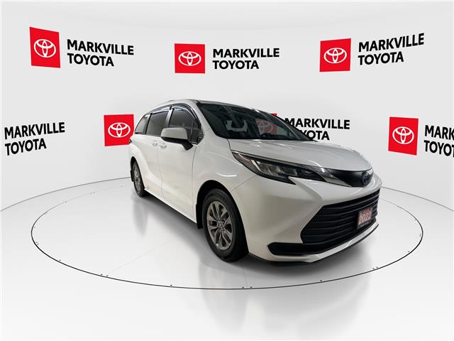 2022 Toyota Sienna LE 8-Passenger (Stk: 11105630A) in Markham - Image 2 of 31