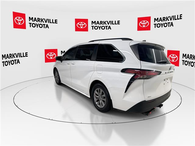 2022 Toyota Sienna LE 8-Passenger (Stk: 11105630A) in Markham - Image 8 of 31