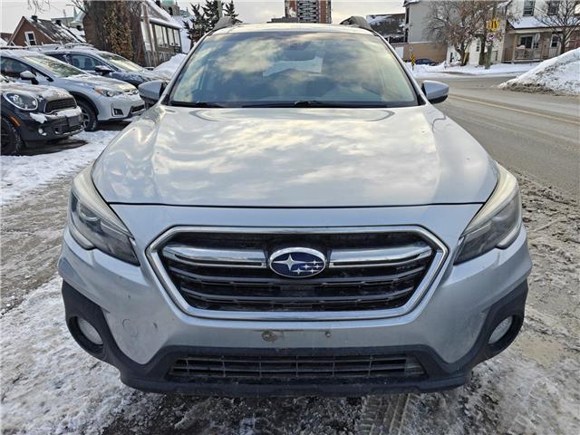 2018 Subaru Outback 3.6R Limited in Ottawa - Image 6 of 15