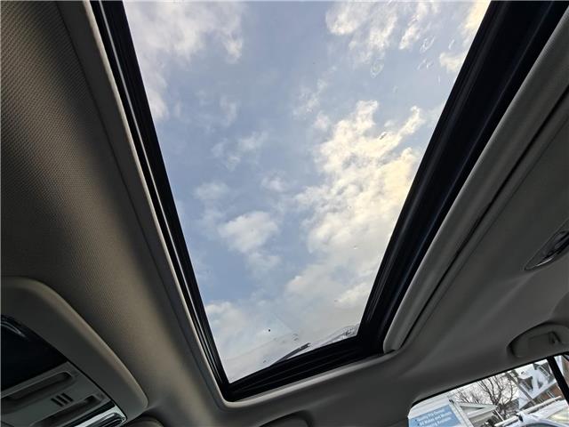 2018 Subaru Outback 3.6R Limited in Ottawa - Image 12 of 15