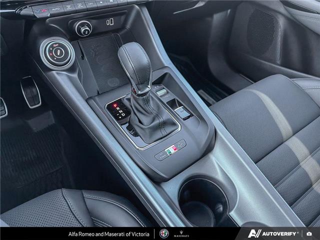 2024 Alfa Romeo Tonale PHEV Veloce (Stk: 237550) in Victoria - Image 18 of 25