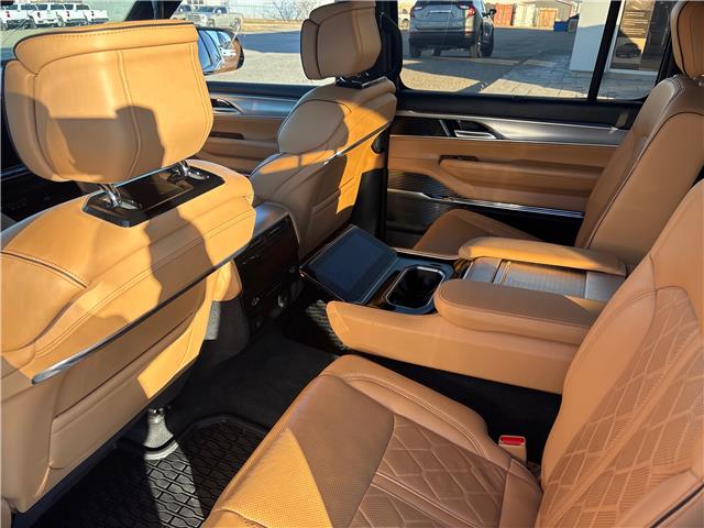 2022 Jeep Grand Wagoneer Series III (Stk: 25SB5780A) in Pincher Creek - Image 11 of 16