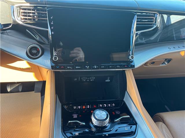 2022 Jeep Grand Wagoneer Series III (Stk: 25SB5780A) in Pincher Creek - Image 14 of 16