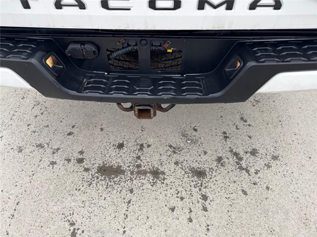 2017 Toyota Tacoma  (Stk: X070349W) in Cranbrook - Image 17 of 19