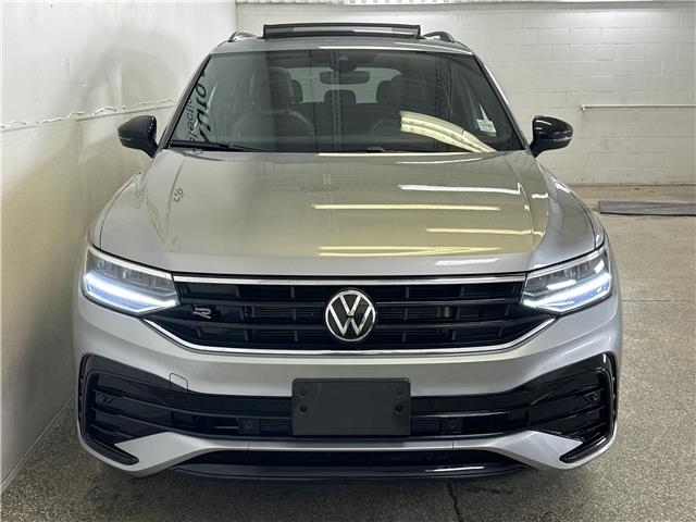 2024 Volkswagen Tiguan Comfortline R-Line Black Edition (Stk: 43425J) in Belleville - Image 2 of 26