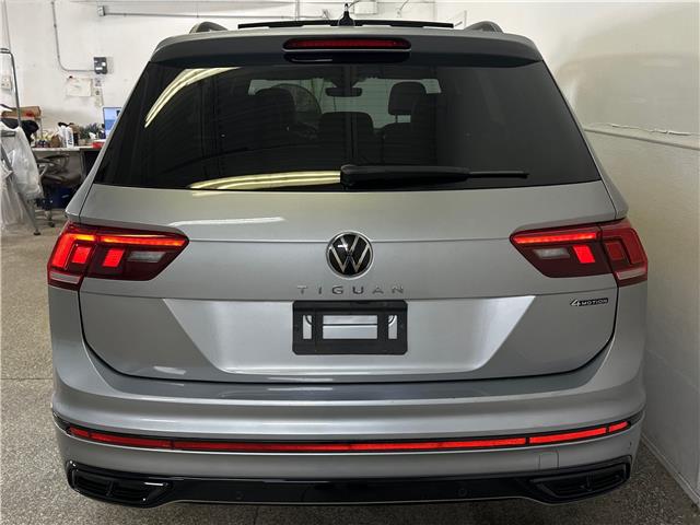 2024 Volkswagen Tiguan Comfortline R-Line Black Edition (Stk: 43425J) in Belleville - Image 6 of 26