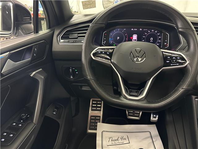2024 Volkswagen Tiguan Comfortline R-Line Black Edition (Stk: 43425J) in Belleville - Image 11 of 26