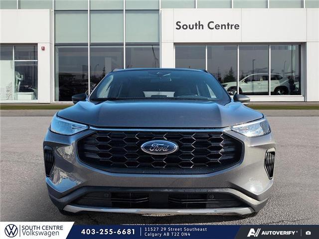 2025 Ford Escape ST-Line (Stk: SU7711) in Calgary - Image 2 of 24