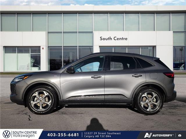 2025 Ford Escape ST-Line (Stk: SU7711) in Calgary - Image 3 of 24