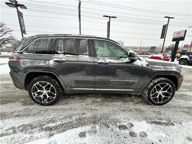 2025 Jeep Grand Cherokee Summit (Stk: 25-438) in Sarnia - Image 5 of 26
