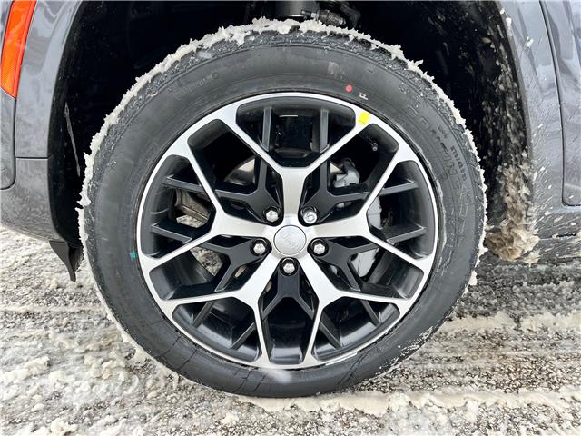 2025 Jeep Grand Cherokee Summit (Stk: 25-438) in Sarnia - Image 8 of 26