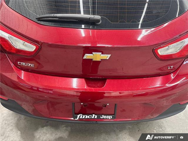 2017 Chevrolet Cruze Hatch LT Auto (Stk: 165000) in London - Image 9 of 26