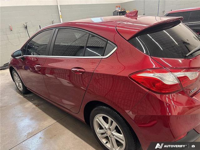 2017 Chevrolet Cruze Hatch LT Auto (Stk: 165000) in London - Image 11 of 26