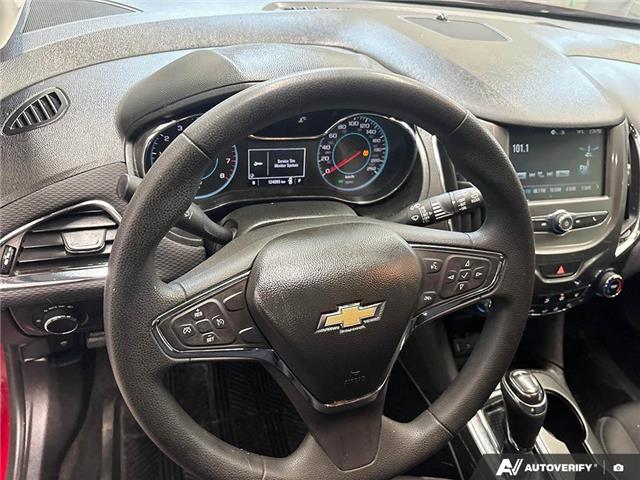 2017 Chevrolet Cruze Hatch LT Auto (Stk: 165000) in London - Image 15 of 26