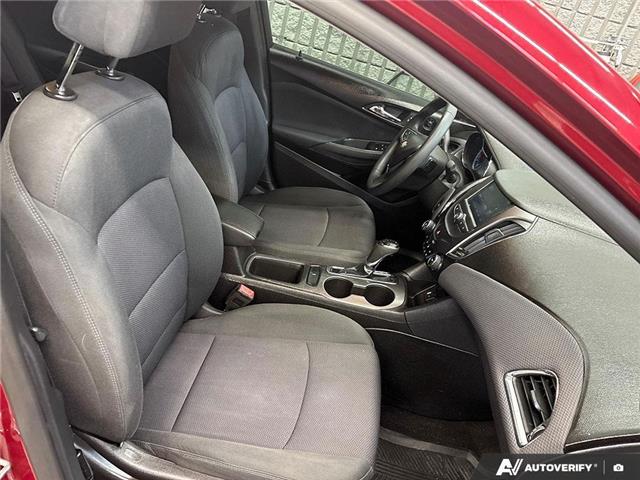 2017 Chevrolet Cruze Hatch LT Auto (Stk: 165000) in London - Image 23 of 26