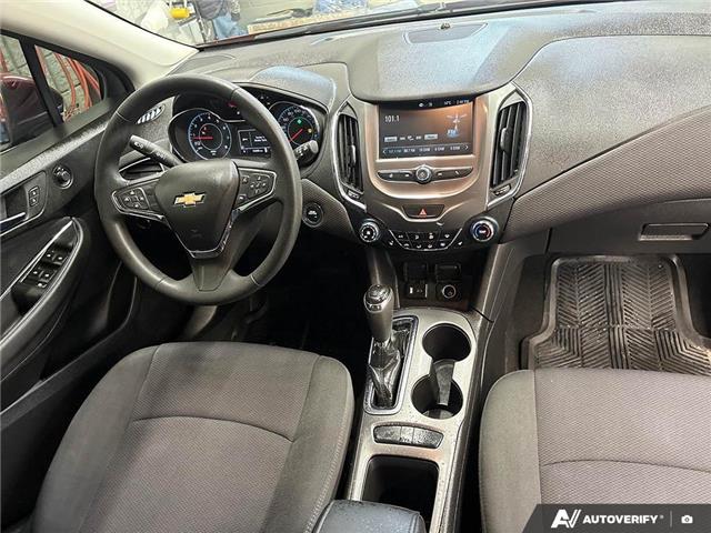 2017 Chevrolet Cruze Hatch LT Auto (Stk: 165000) in London - Image 25 of 26