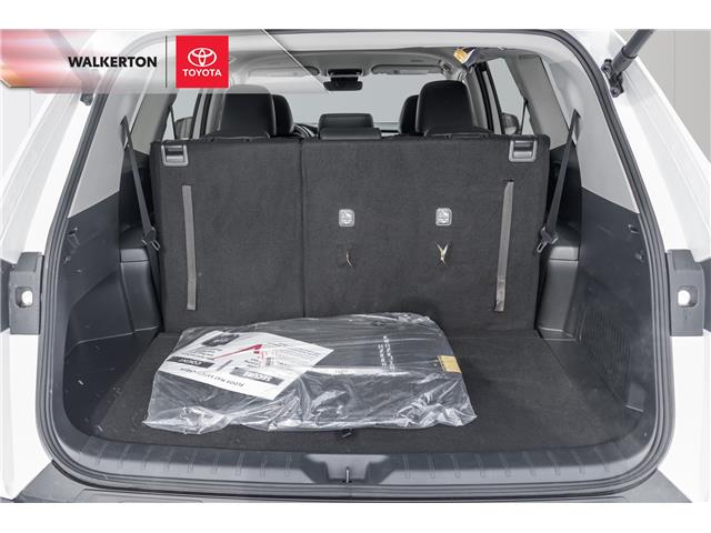 2025 Toyota Grand Highlander Hybrid XLE (Stk: 26035A) in Walkerton - Image 8 of 17