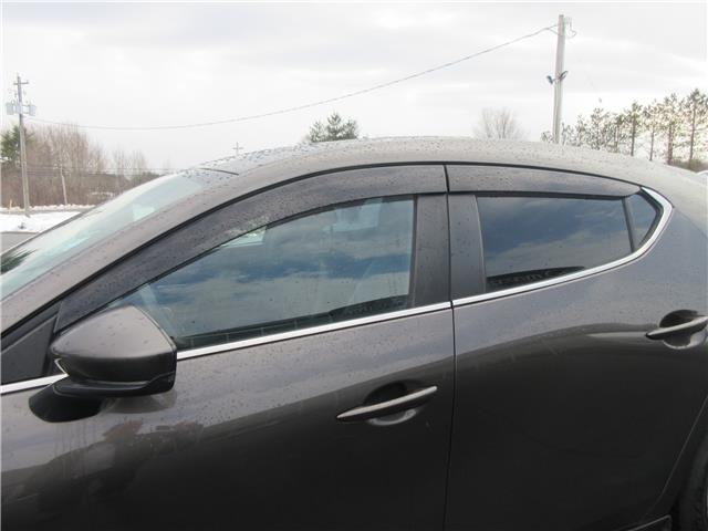 2019 Mazda Mazda3 Sport GS in Hebbville - Image 11 of 31