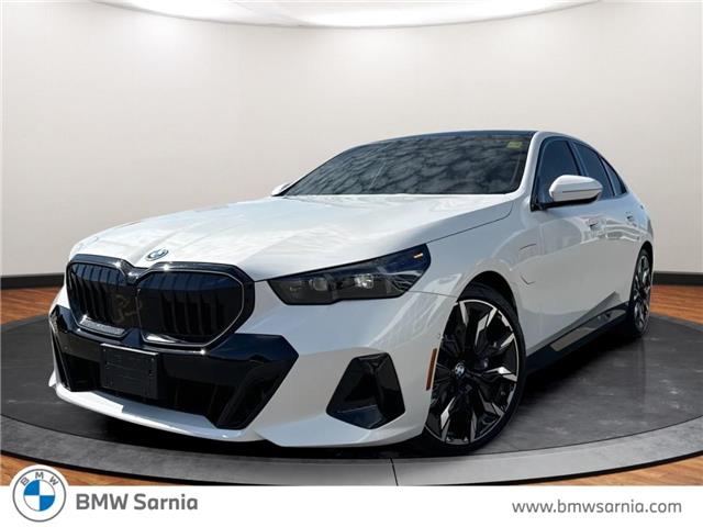 2026 BMW 550e xDrive (Stk: B2608) in Sarnia - Image 1 of 26