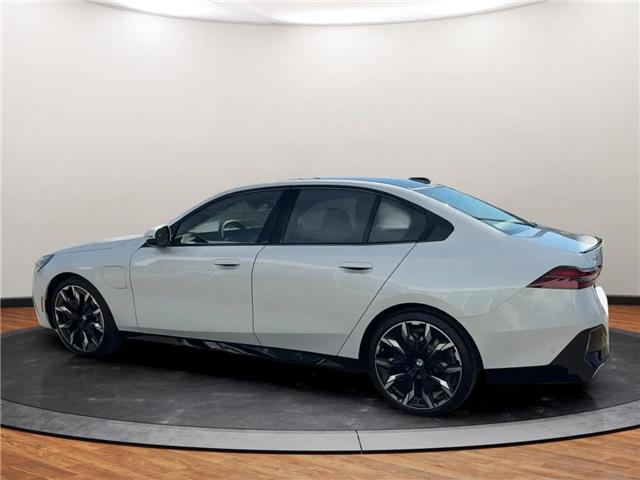 2026 BMW 550e xDrive (Stk: B2608) in Sarnia - Image 6 of 26