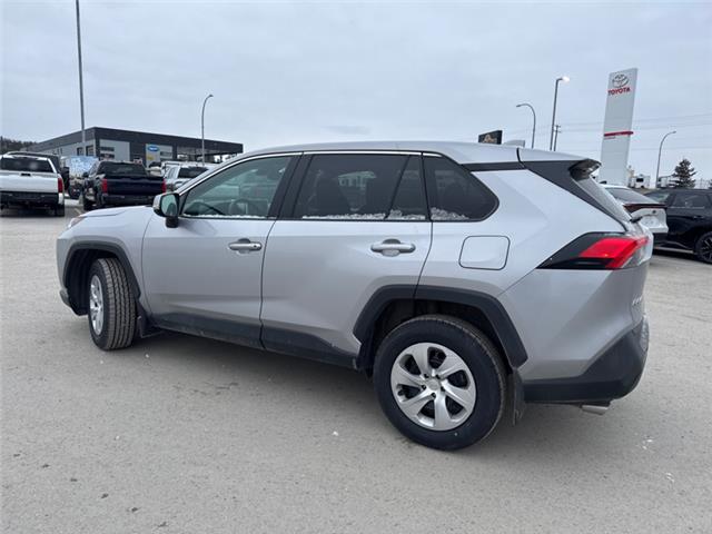 2023 Toyota RAV4 LE (Stk: C342308K) in Cranbrook - Image 3 of 19