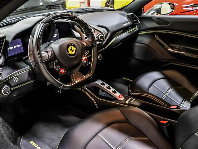 2017 Ferrari 488 GTB Base (Stk: U5255) in Vaughan - Image 6 of 25