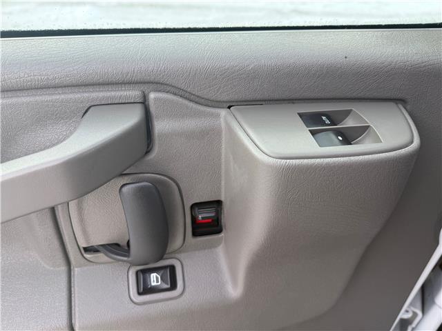 2021 Chevrolet Express 2500 Work Van (Stk: W9326) in Uxbridge - Image 11 of 16
