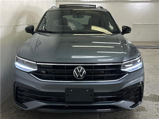 2024 Volkswagen Tiguan Comfortline R-Line Black Edition (Stk: 43430J) in Belleville - Image 2 of 25