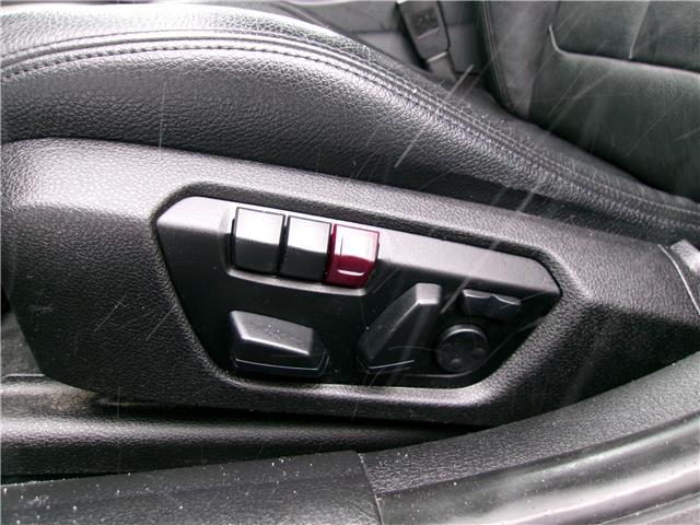 2014 BMW 328i xDrive Touring in Kitchener - Image 12 of 28