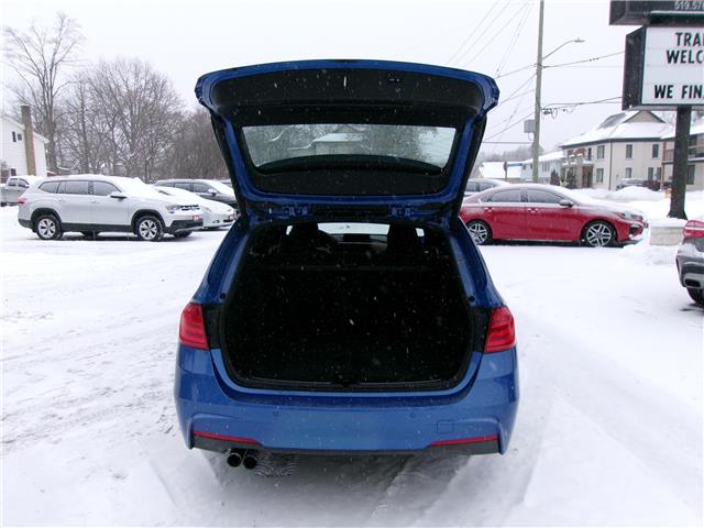 2014 BMW 328i xDrive Touring in Kitchener - Image 15 of 28