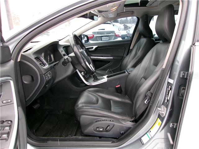 2016 Volvo V60 T5 Premier in Kitchener - Image 9 of 24 2016 Volvo V60 T5 Premier in Kitchener - Image 9 of 24