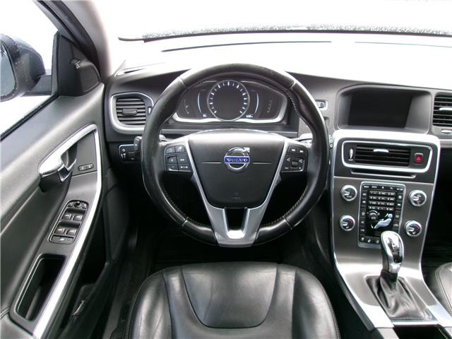 2016 Volvo V60 T5 Premier in Kitchener - Image 11 of 24 2016 Volvo V60 T5 Premier in Kitchener - Image 11 of 24