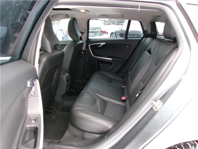 2016 Volvo V60 T5 Premier in Kitchener - Image 13 of 24 2016 Volvo V60 T5 Premier in Kitchener - Image 13 of 24
