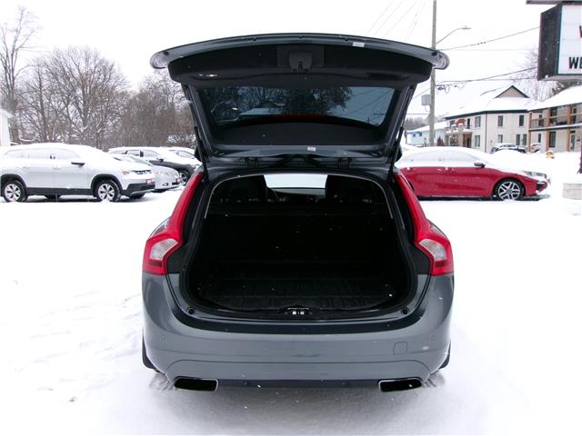 2016 Volvo V60 T5 Premier in Kitchener - Image 14 of 24 2016 Volvo V60 T5 Premier in Kitchener - Image 14 of 24