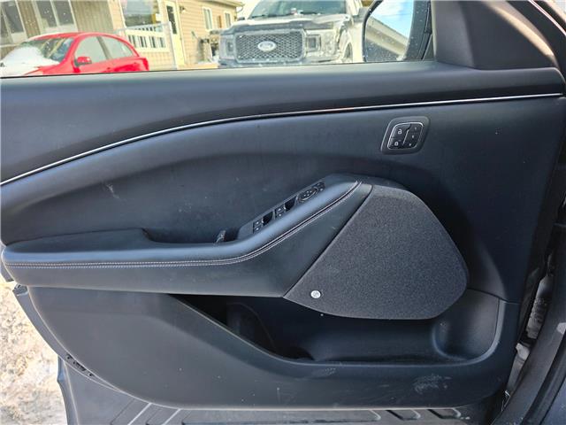 2021 Ford Mustang Mach-E Premium in Kemptville - Image 11 of 17