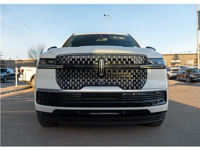 2026 Lincoln Navigator L Reserve (Stk: T-732) in Calgary - Image 2 of 23