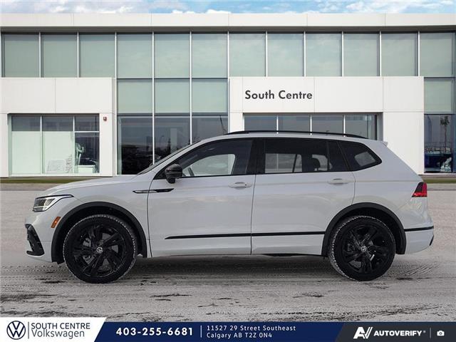 2024 Volkswagen Tiguan Comfortline R-Line Black Edition (Stk: SU7715) in Calgary - Image 3 of 24