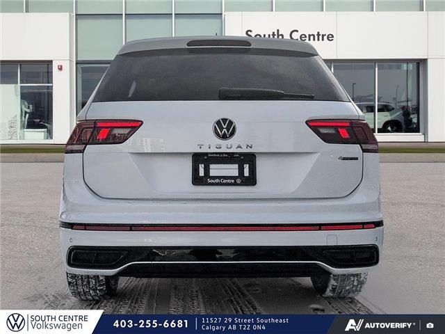 2024 Volkswagen Tiguan Comfortline R-Line Black Edition (Stk: SU7715) in Calgary - Image 5 of 24