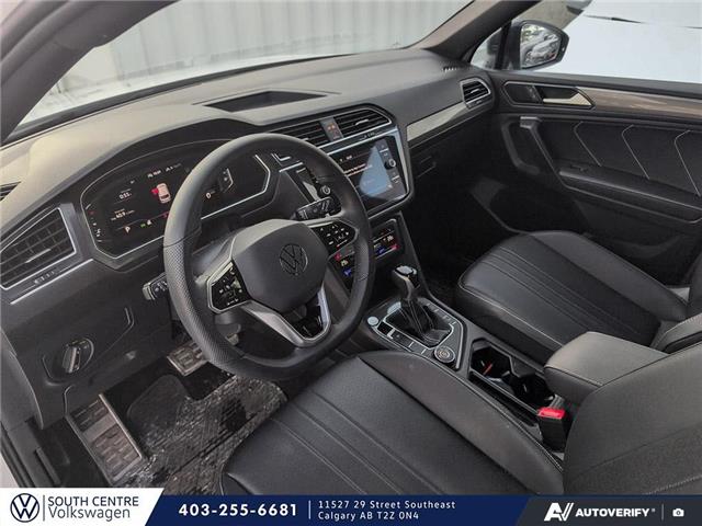 2024 Volkswagen Tiguan Comfortline R-Line Black Edition (Stk: SU7715) in Calgary - Image 12 of 24