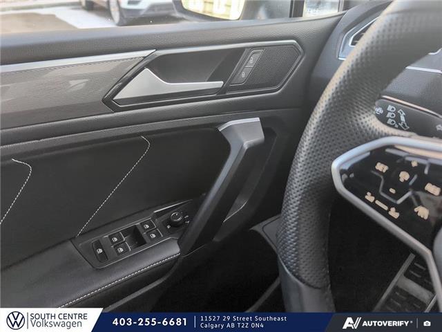 2024 Volkswagen Tiguan Comfortline R-Line Black Edition (Stk: SU7715) in Calgary - Image 16 of 24