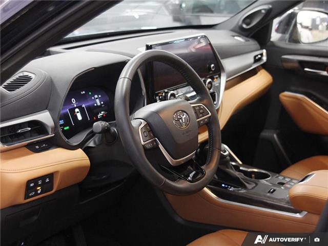 2023 Toyota Highlander Hybrid Limited (Stk: 35602) in London - Image 13 of 27