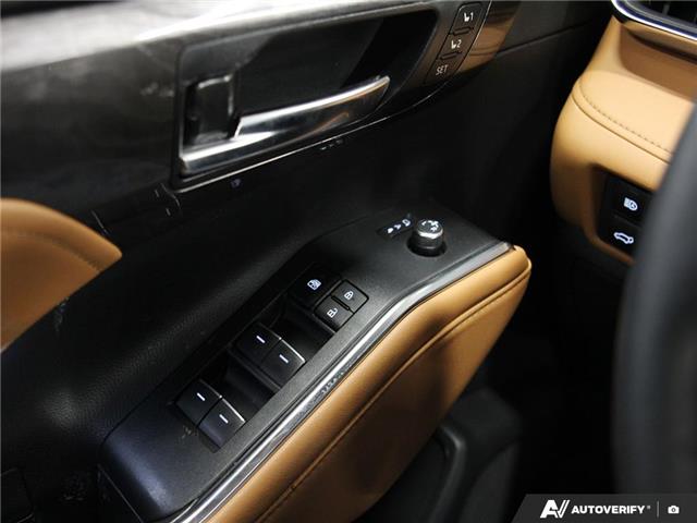 2023 Toyota Highlander Hybrid Limited (Stk: 35602) in London - Image 17 of 27