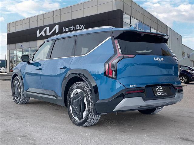 2026 Kia EV9 Land w/Premium Package (Stk: 26-060) in North Bay - Image 4 of 7
