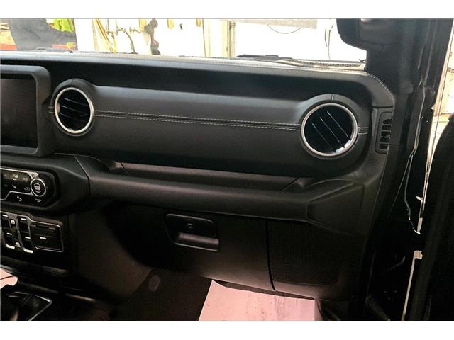 2021 Jeep Wrangler Unlimited Sahara (Stk: 25AT6140A) in Cranbrook - Image 14 of 26