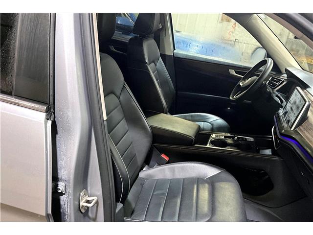 2024 Volkswagen Atlas 2.0 TSI Highline (Stk: 25AT8286A) in Cranbrook - Image 7 of 30