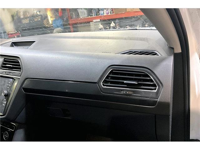 2019 Volkswagen Tiguan Highline (Stk: 25AT2423A) in Cranbrook - Image 9 of 20