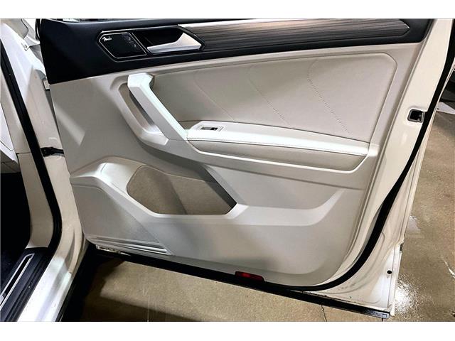 2024 Volkswagen Tiguan Highline R-Line (Stk: 25TI7359A) in Cranbrook - Image 17 of 26