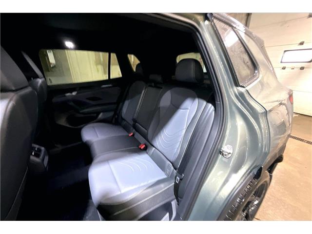 2026 Volkswagen Tiguan Comfortline R-Line Black Edition (Stk: 26TI2555) in Cranbrook - Image 10 of 11